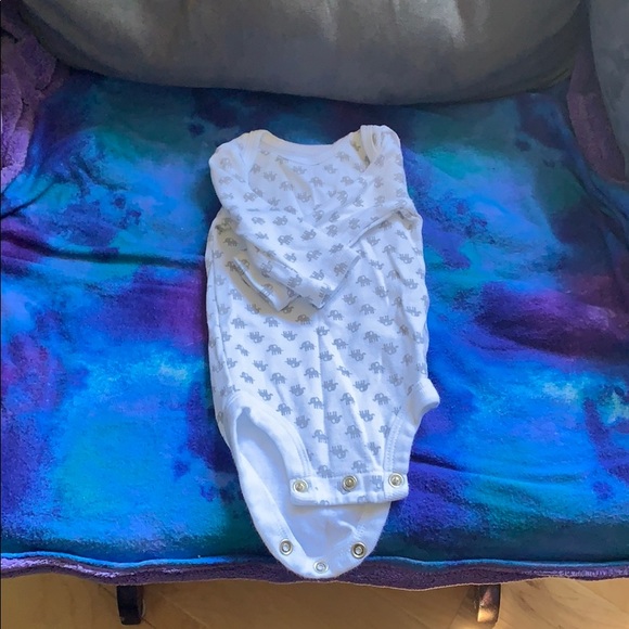 3 long sleeve onesie - Picture 4 of 4